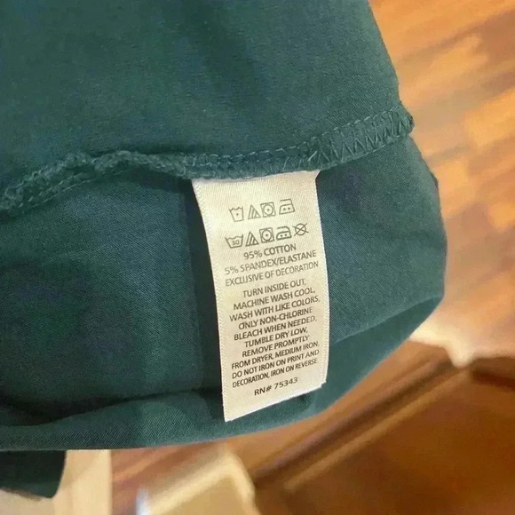 Tommy Bahama Halloween skeleton on skateboard tee shirt boys size 12 - Picture 6 of 6